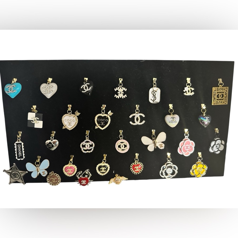 WINNERS CHOICE OF 1 Zipper Pull Pendants - Picture 5 of 16